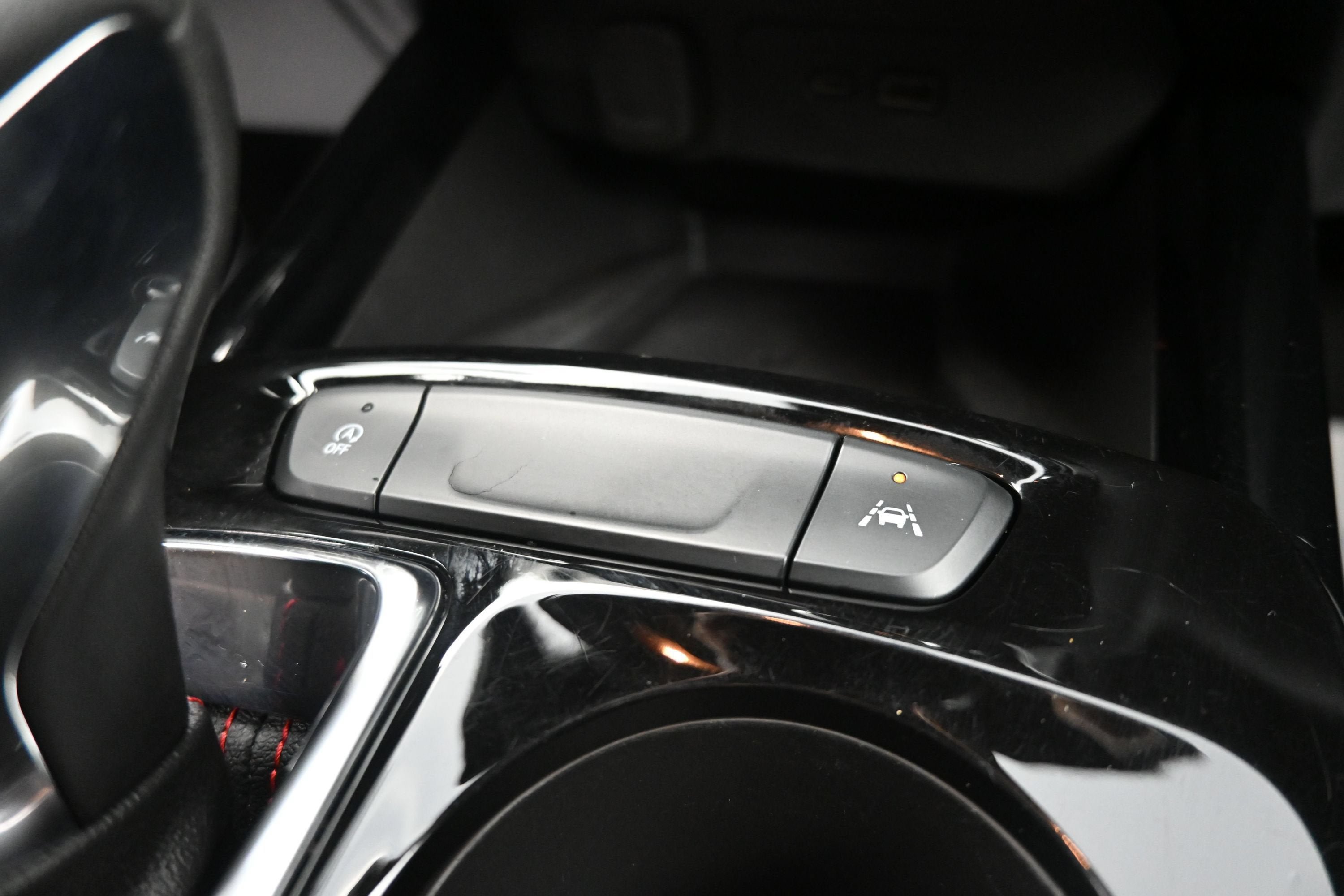 Used 2025 Chevrolet Trax RS w/ Sunroof Package FWD image 22