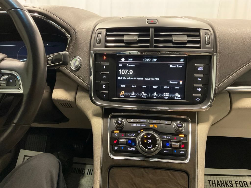 Used 2018 Lincoln Continental Reserve w/ Rear-seat Package AWD/4WD image 28