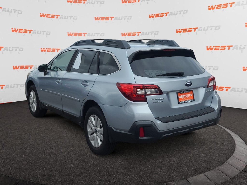 Used 2018 Subaru Outback 2.5i Premium AWD/4WD image 3