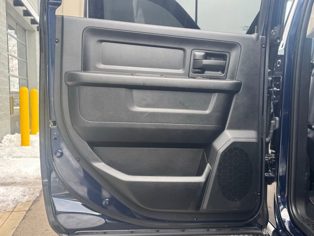 Used 2018 RAM 2500 Tradesman w/ Chrome Appearance Group image 33