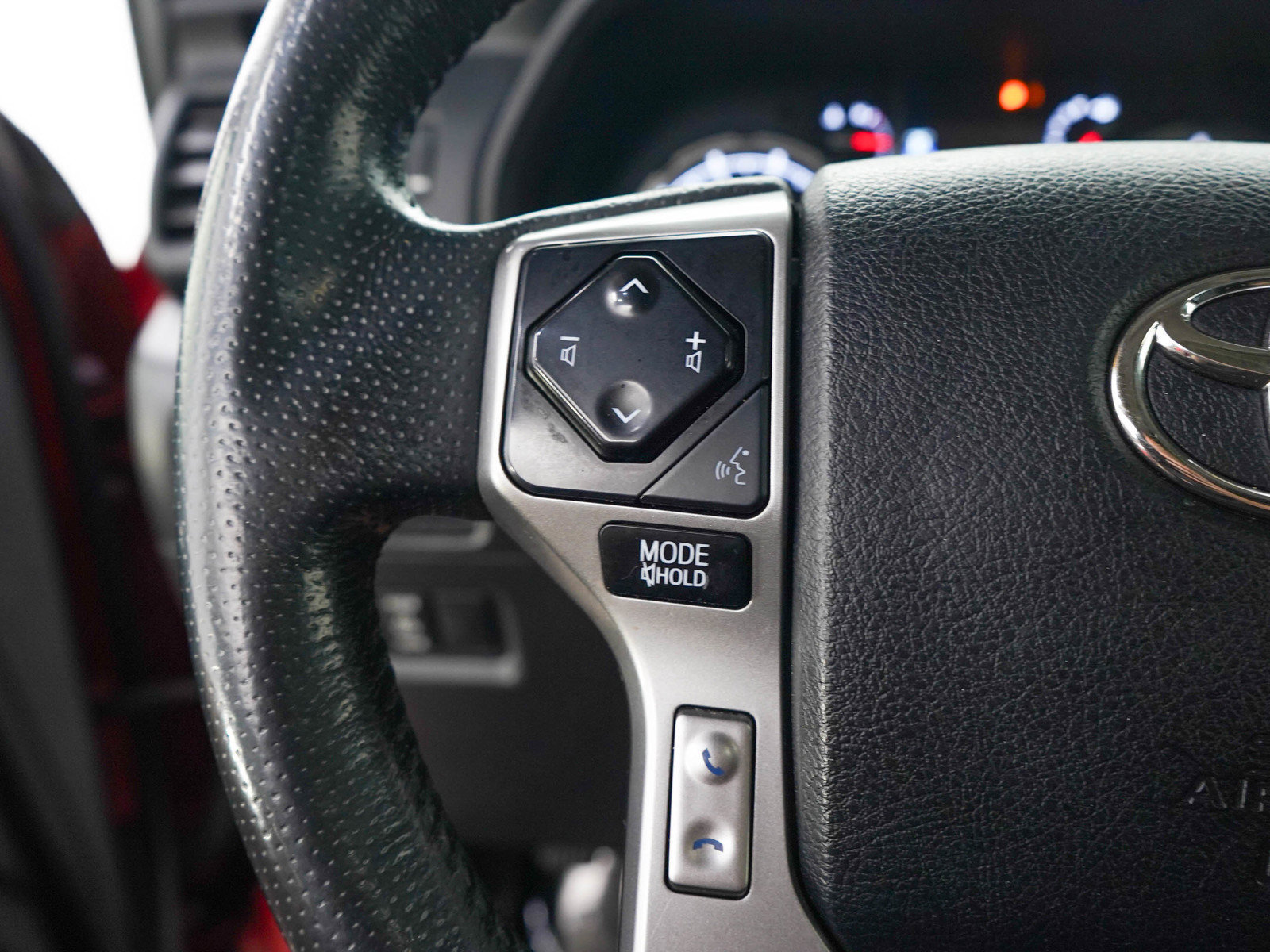 Used 2021 Toyota 4Runner Limited AWD/4WD image 25