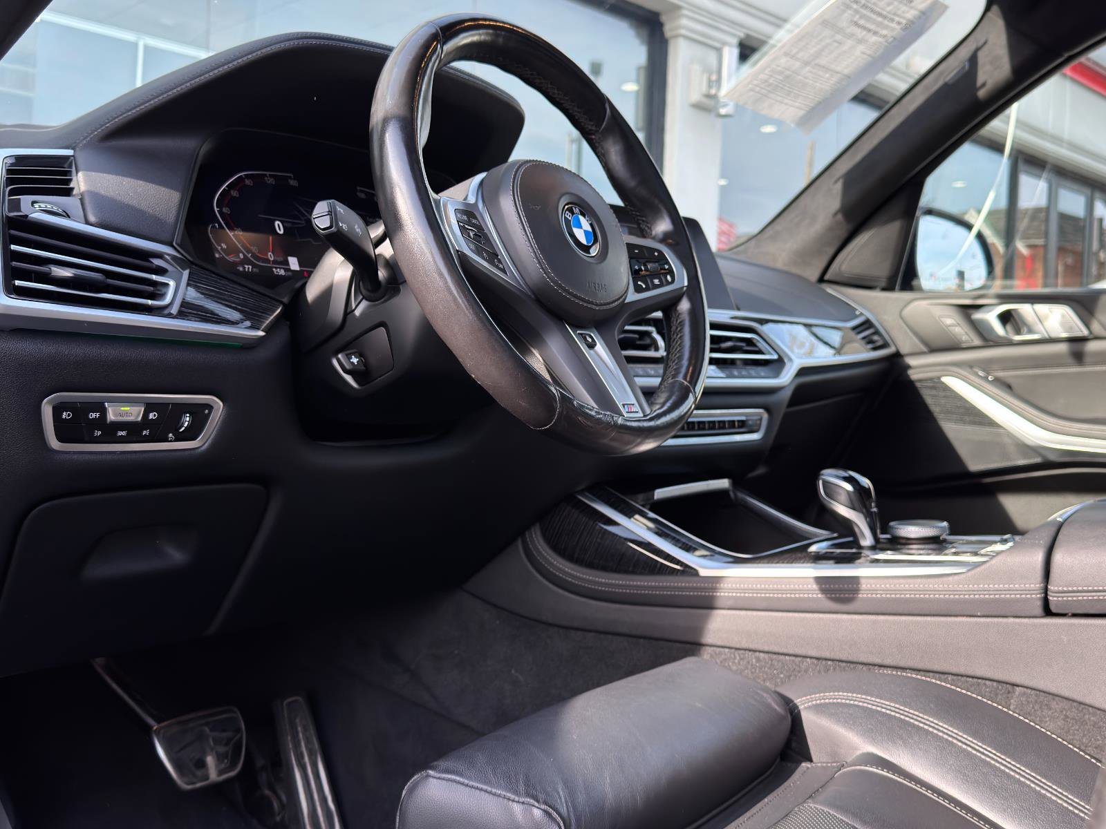 Used 2022 BMW X7 xDrive40i w/ M Sport Package image 15