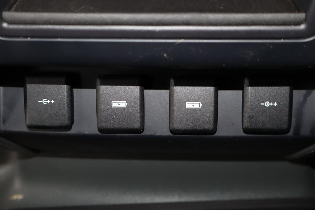 Used 2020 Land Rover Defender 110 S AWD/4WD image 34