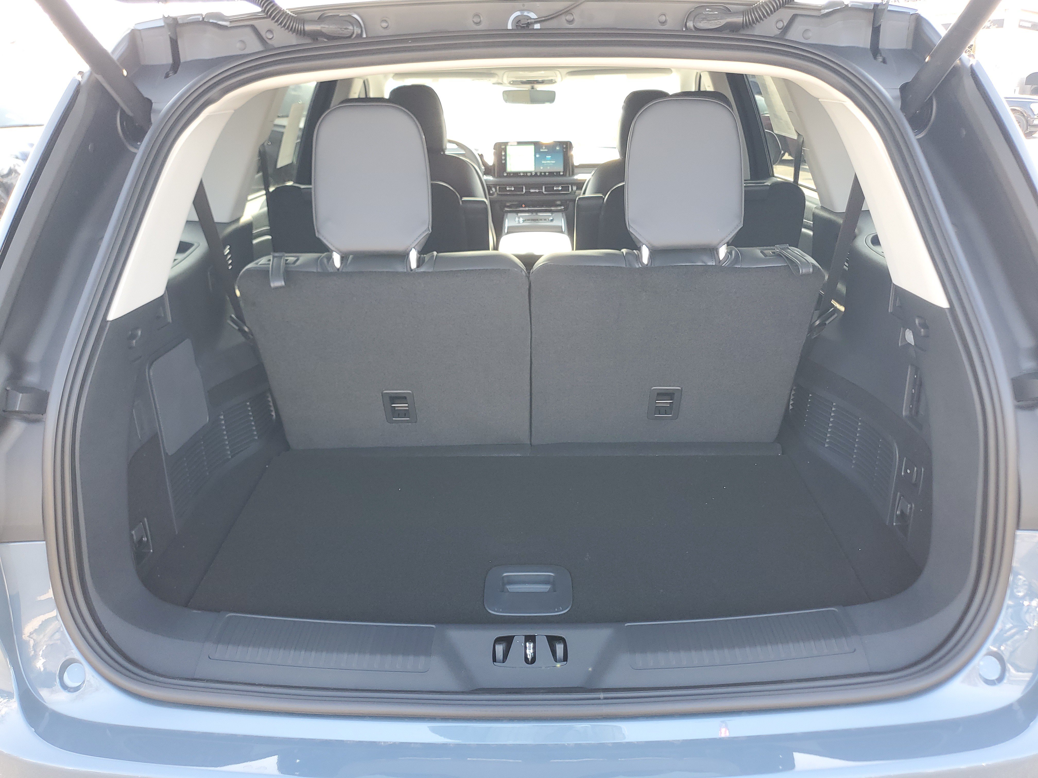 New 2026 Lincoln Aviator AWD image 28