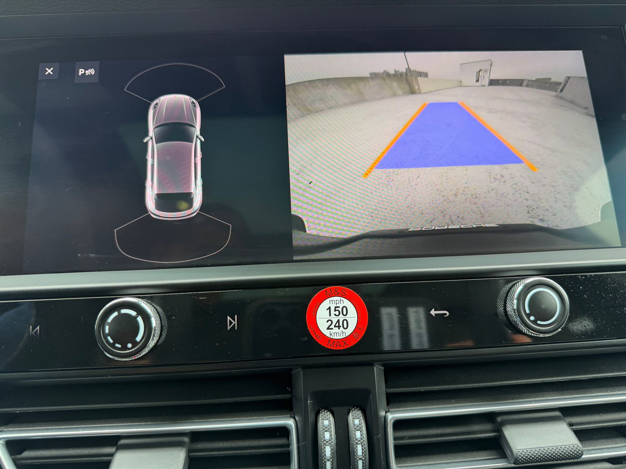 Certified 2023 Porsche Macan image 31