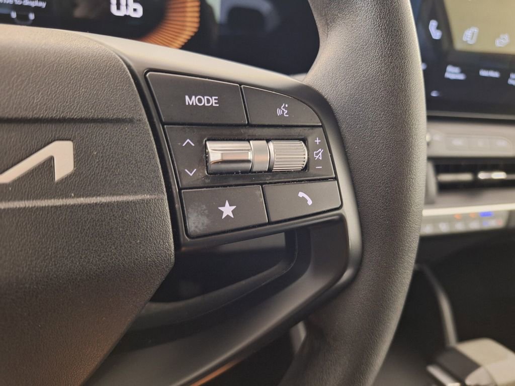 Used 2025 Kia K4 FWD image 21