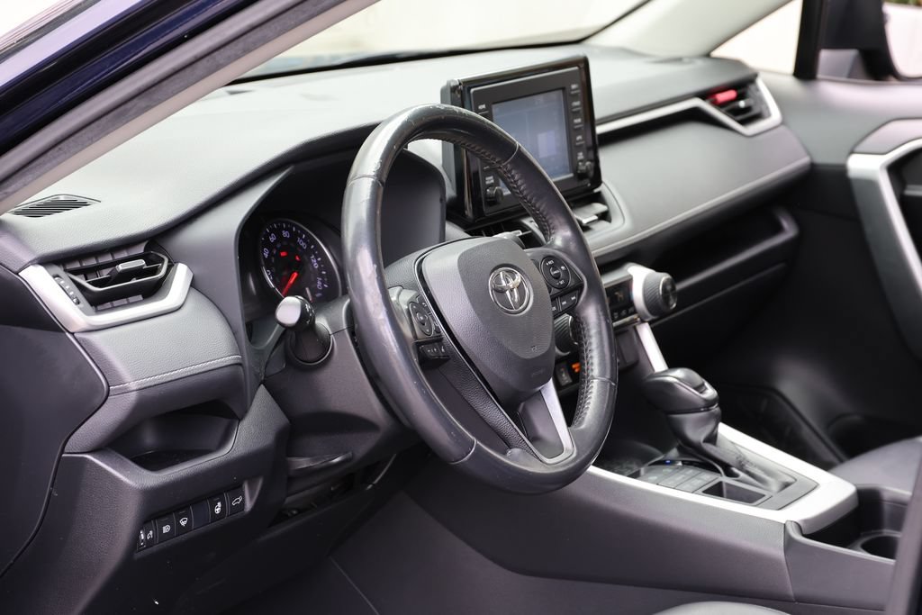 Used 2019 Toyota RAV4 XLE Premium w/ Cold Weather Package AWD/4WD image 13