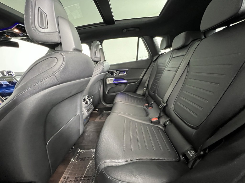 Used 2025 Mercedes-Benz GLC 300 4MATIC image 26