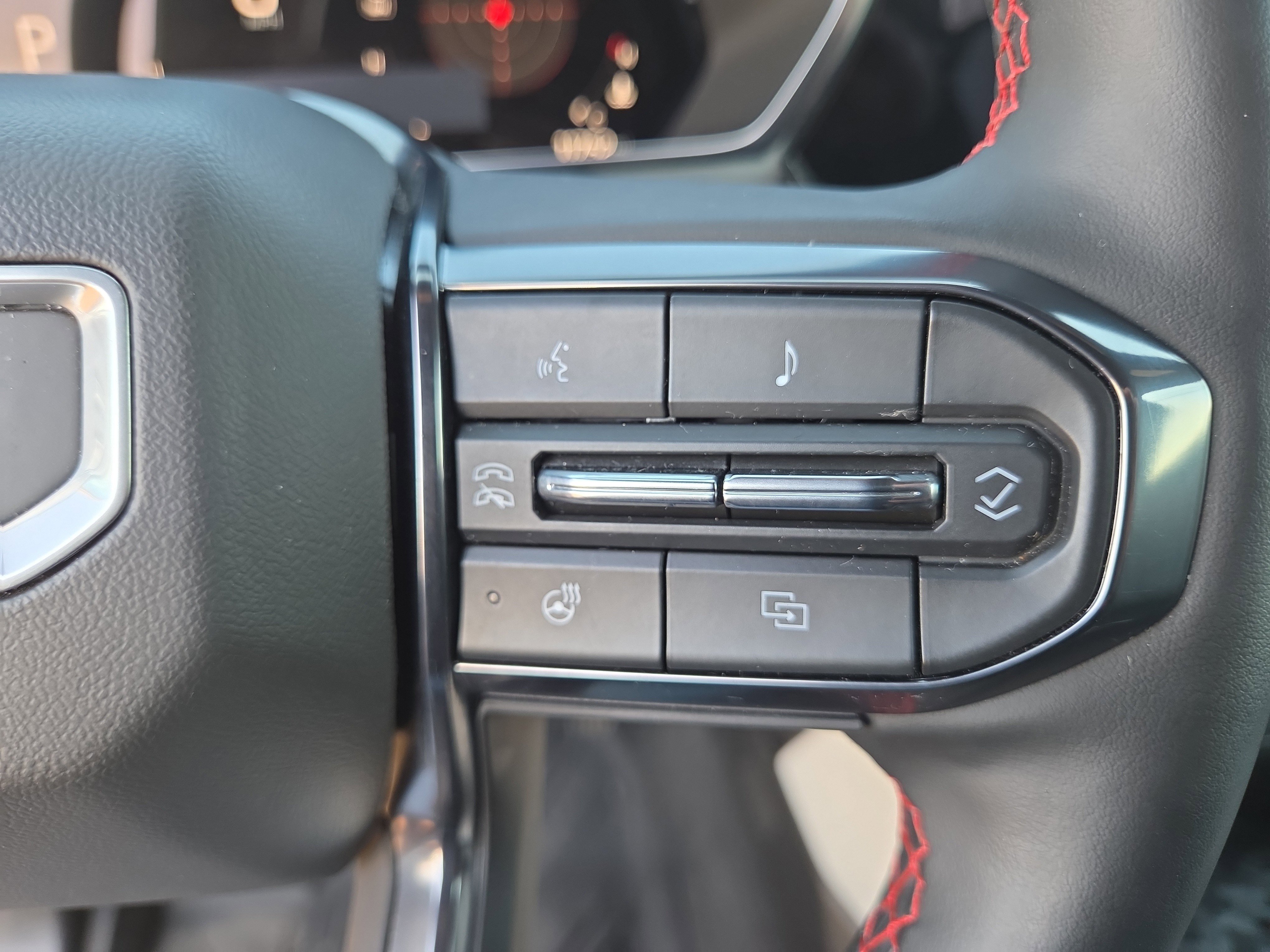 Used 2024 GMC Canyon AT4X image 26