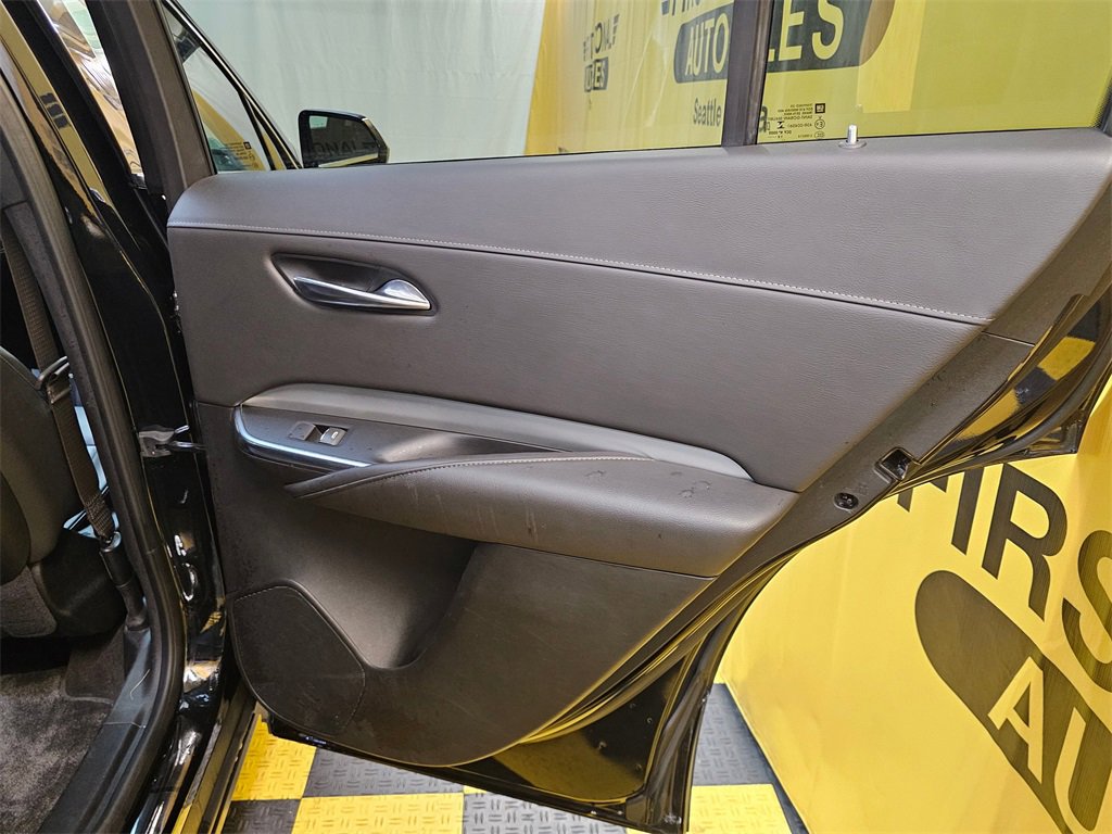 Used 2020 Cadillac XT4 Premium Luxury image 16