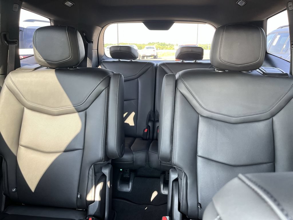 Used 2023 Cadillac XT6 Premium Luxury w/ Technology Package FWD image 22