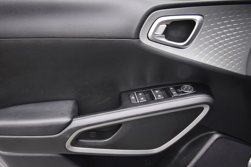 Used 2022 Kia Soul LX w/ Technology Package FWD image 23