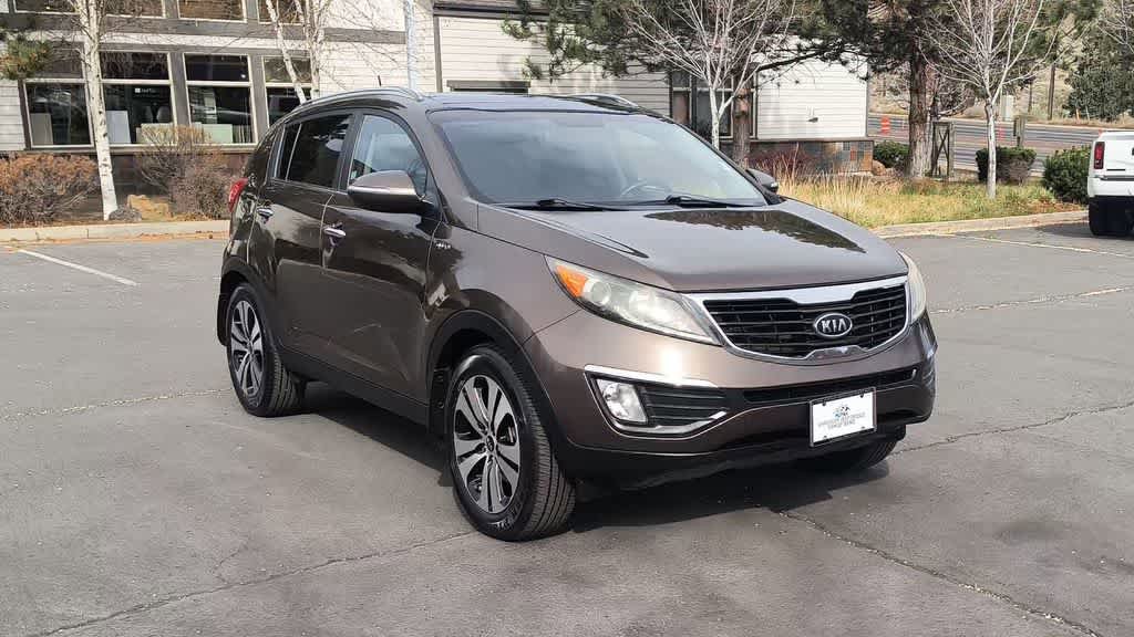 Used 2011 Kia Sportage EX w/ Premium Pkg w/Leather Seats image 3