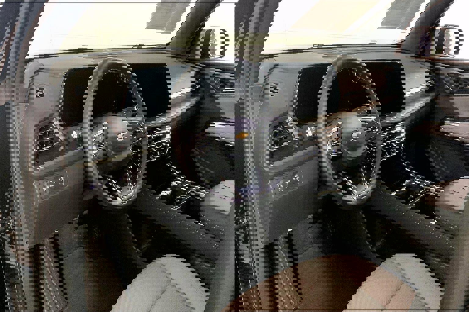 Used 2025 Chevrolet Traverse LT image 14