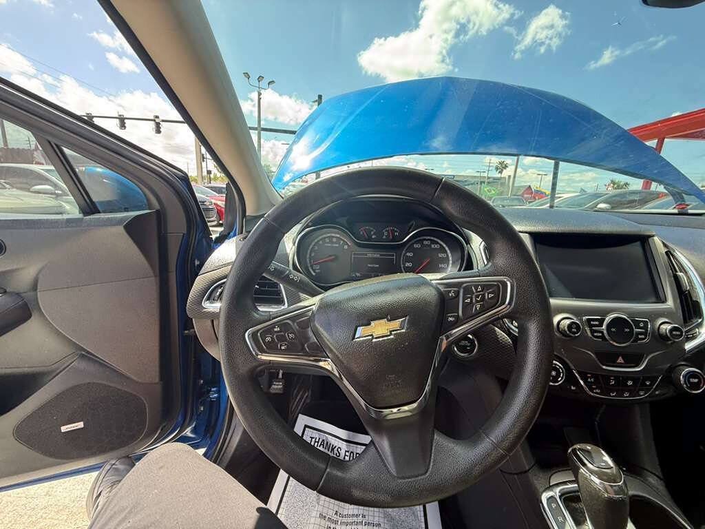 Used 2017 Chevrolet Cruze LT w/ Sun And Sound Package FWD image 19