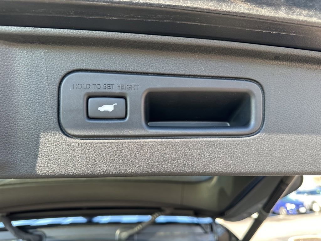 Used 2025 Honda Pilot Black Edition image 13