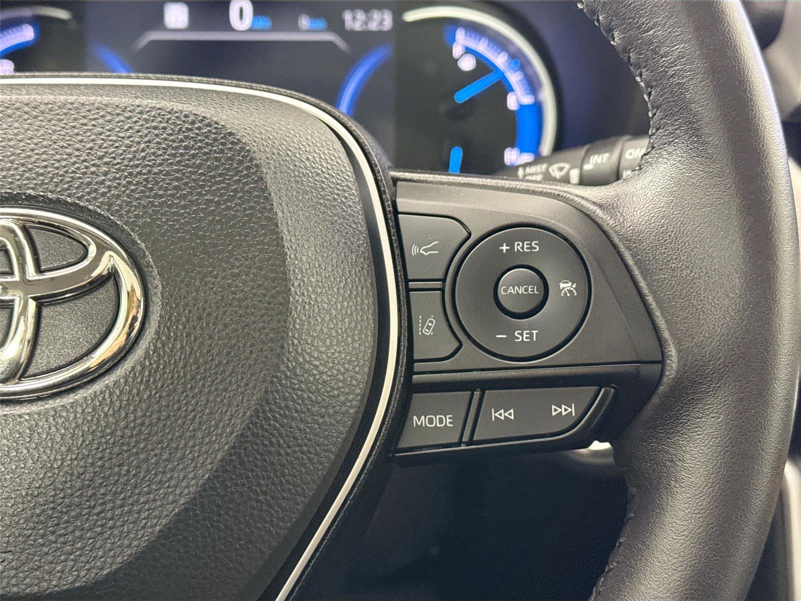 Used 2022 Toyota RAV4 Limited image 18