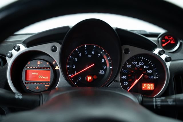 Used 2016 Nissan 370Z Coupe RWD image 25