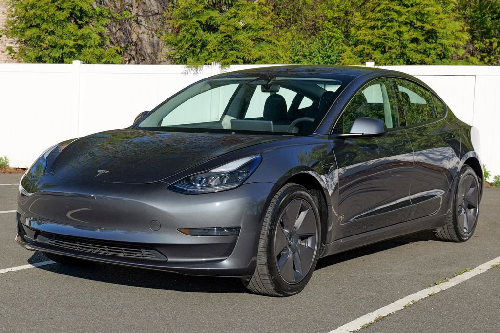 Used 2023 Tesla Model 3 Standard Range RWD image 3
