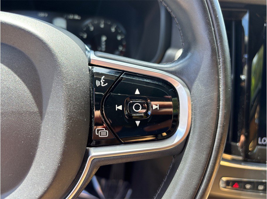 Used 2018 Volvo V90 T6 Cross Country w/ Convenience Package AWD/4WD image 28