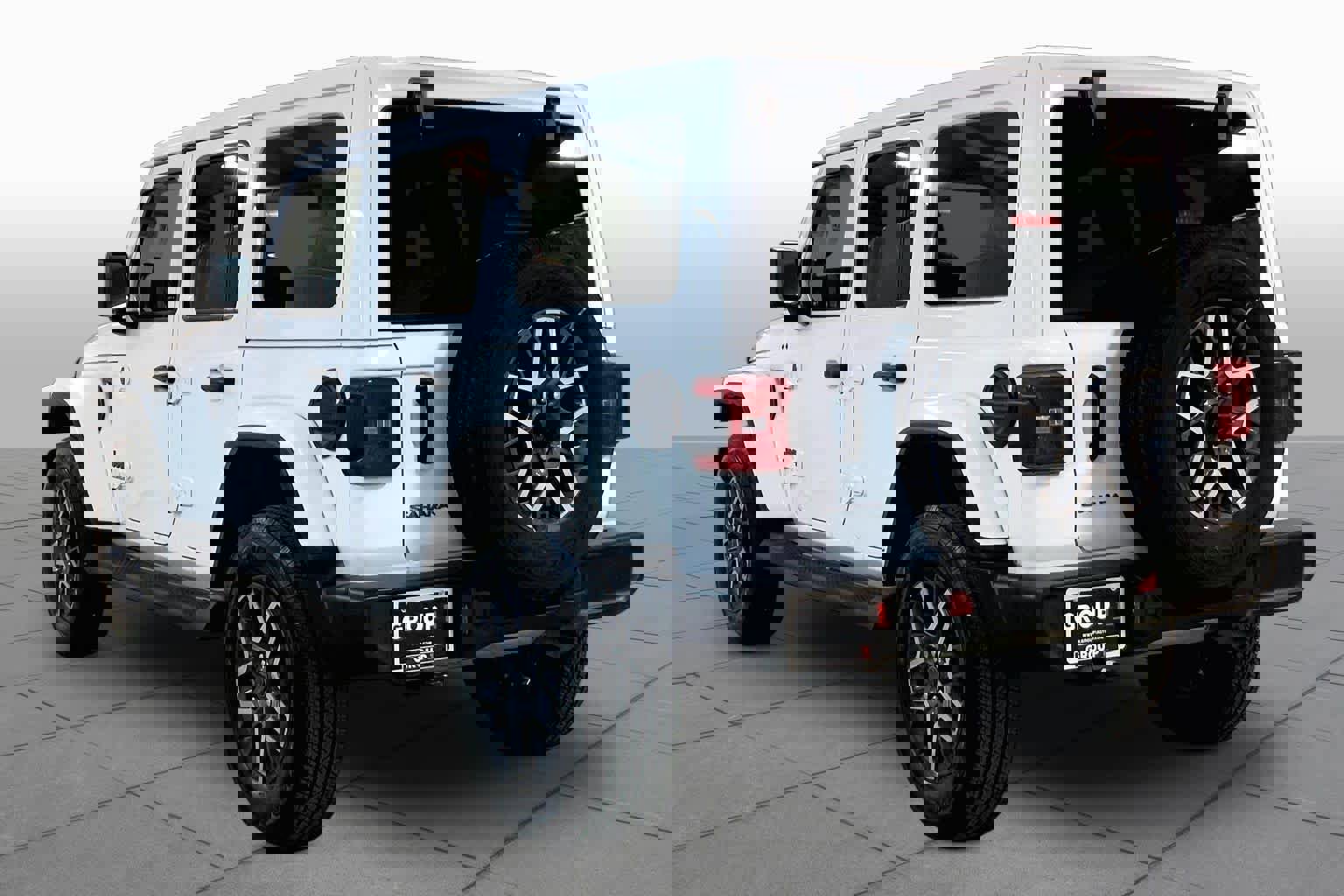 Used 2025 Jeep Wrangler Sahara w/ Safety Group image 11