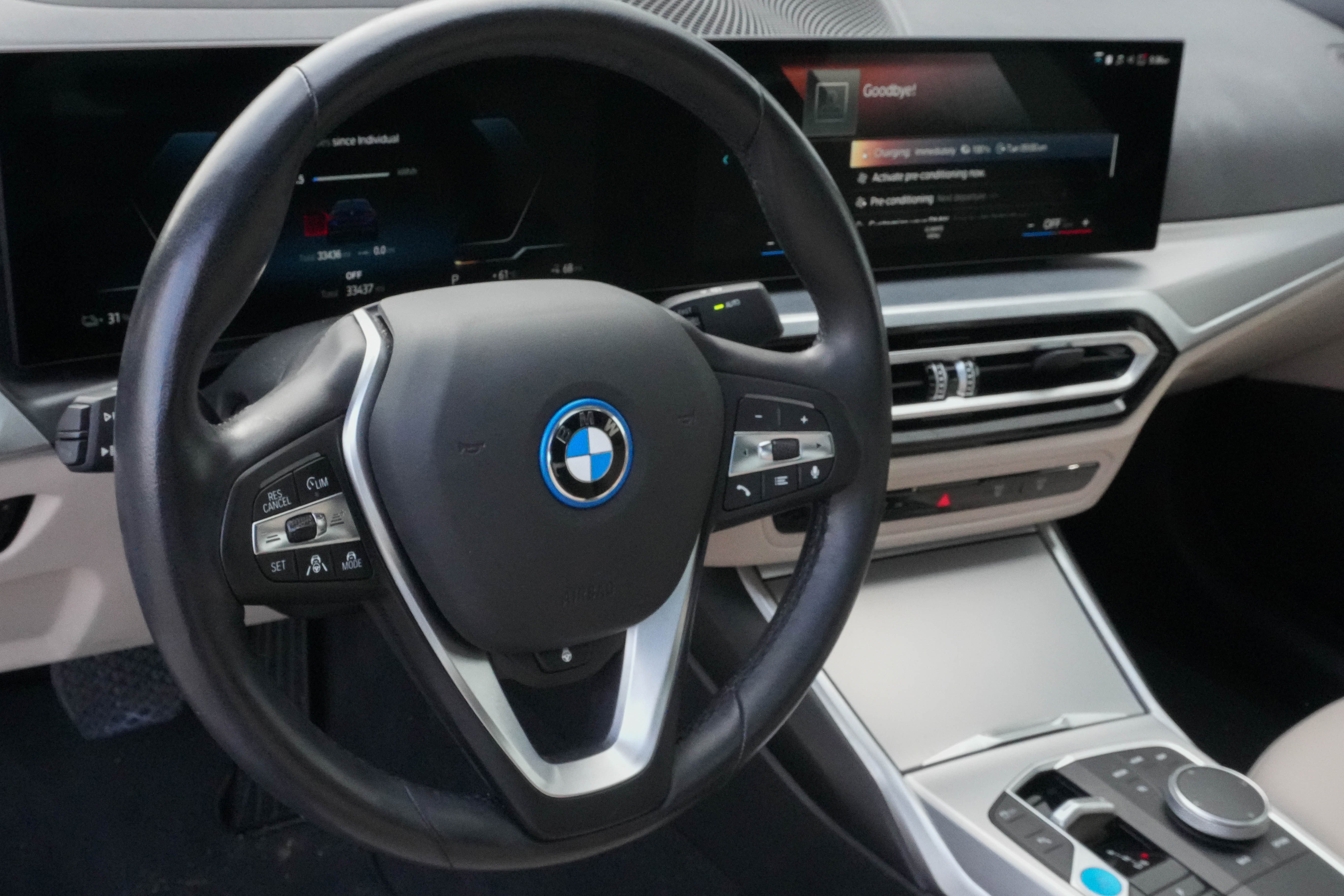 Used 2023 BMW i4 eDrive35 image 10
