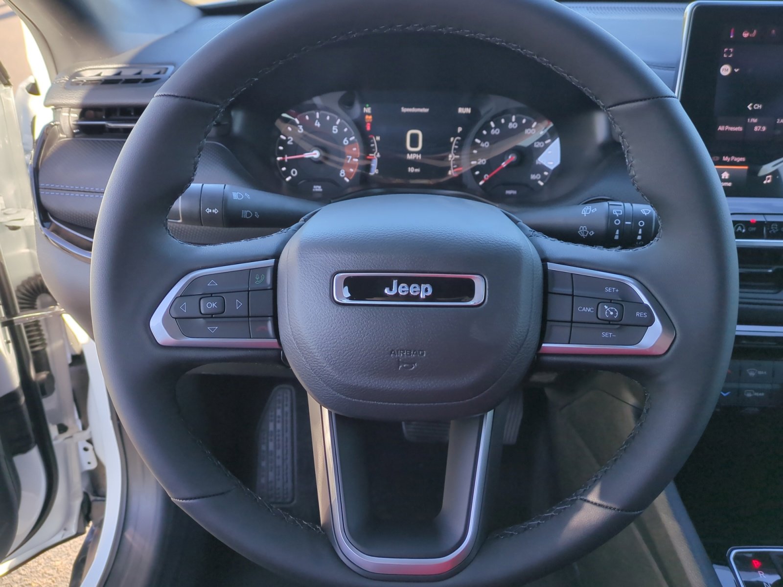 New 2026 Jeep Compass Latitude image 9