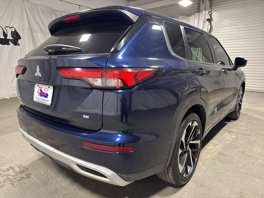 Used 2022 Mitsubishi Outlander SE image 7