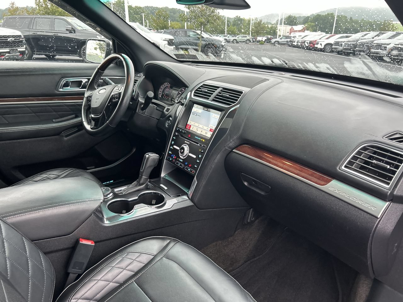 Used 2017 Ford Explorer Platinum AWD/4WD image 15