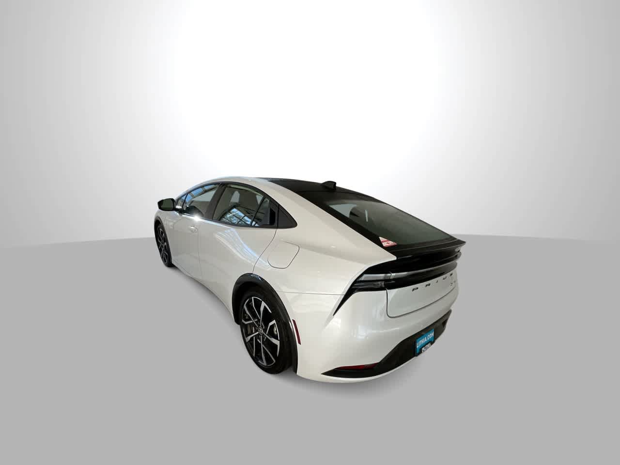 Used 2026 Toyota Prius Plug-In Hybrid FWD image 6