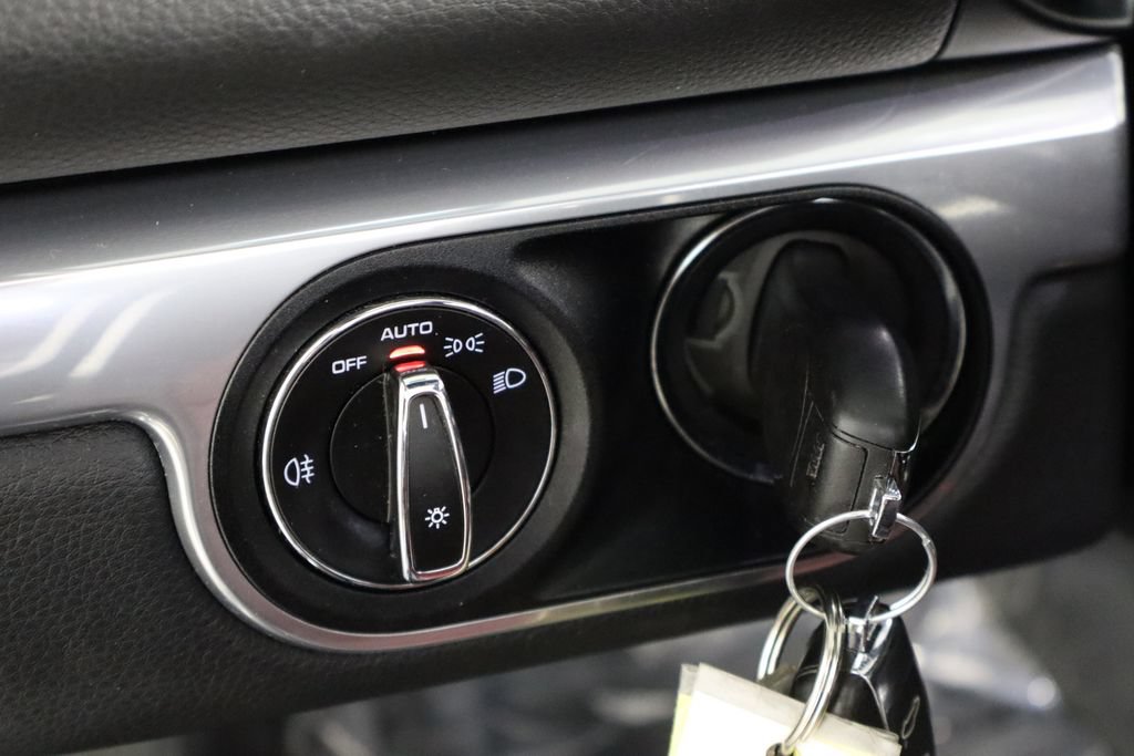 Used 2019 Porsche 718 Boxster RWD image 23