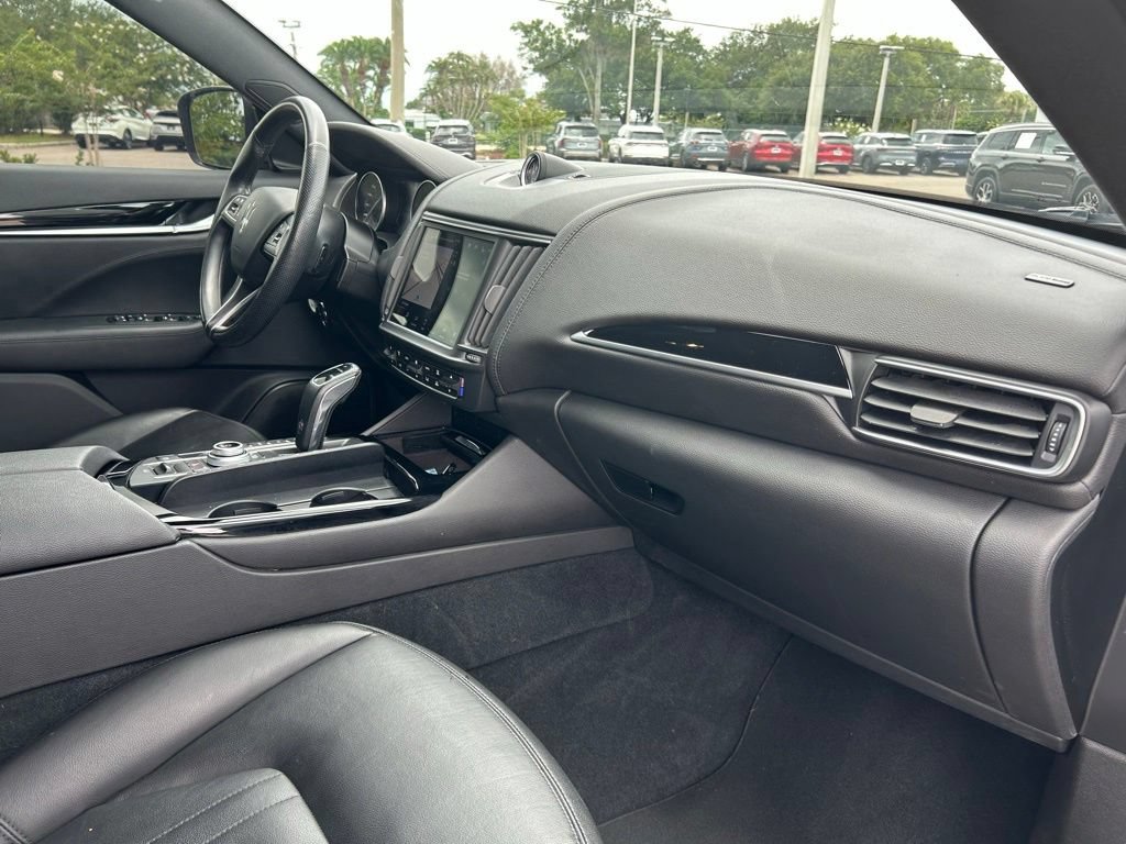 Used 2023 Maserati Levante GT AWD/4WD image 42