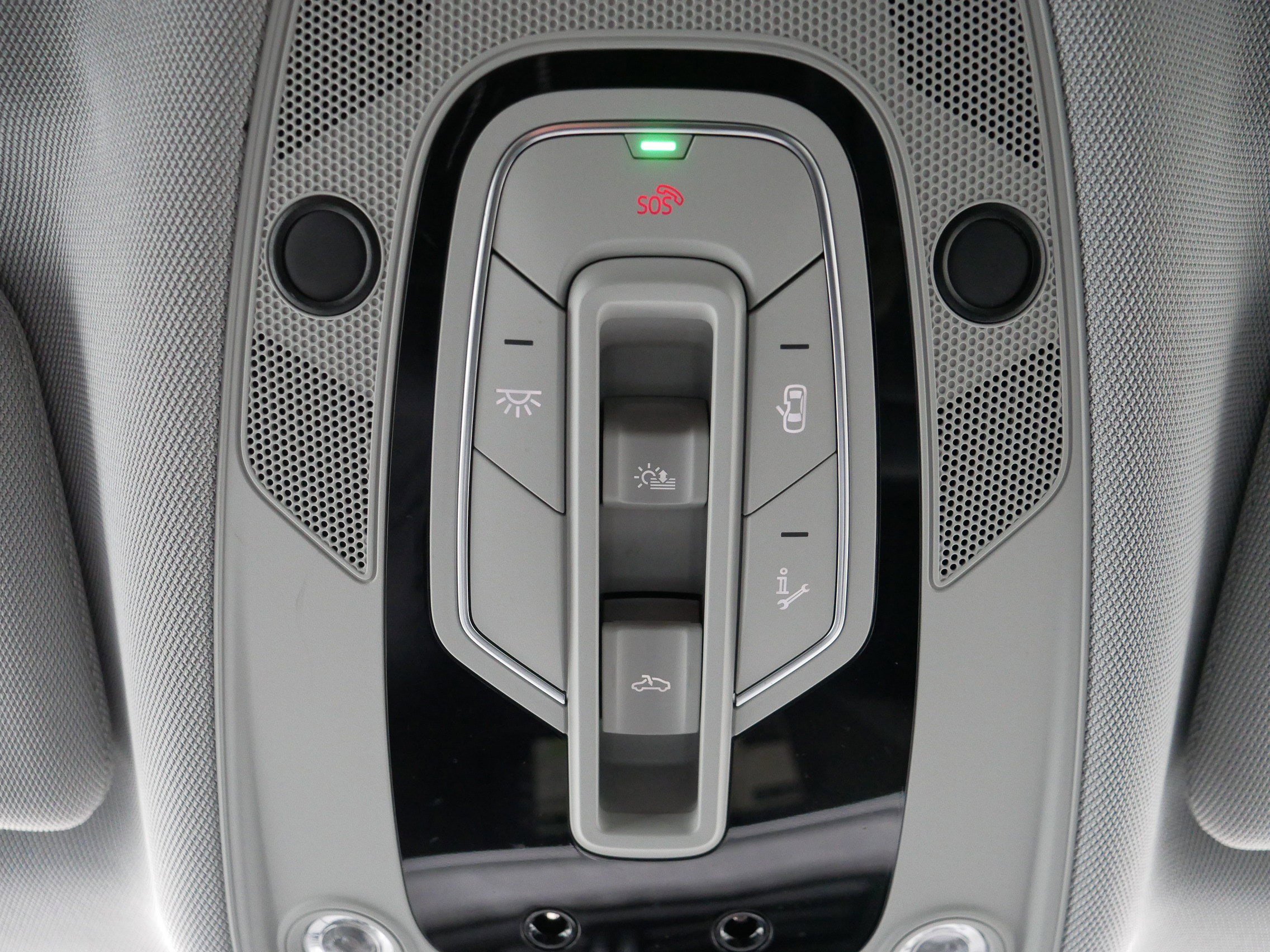 Used 2021 Audi e-tron Premium w/ Convenience Plus Package image 32