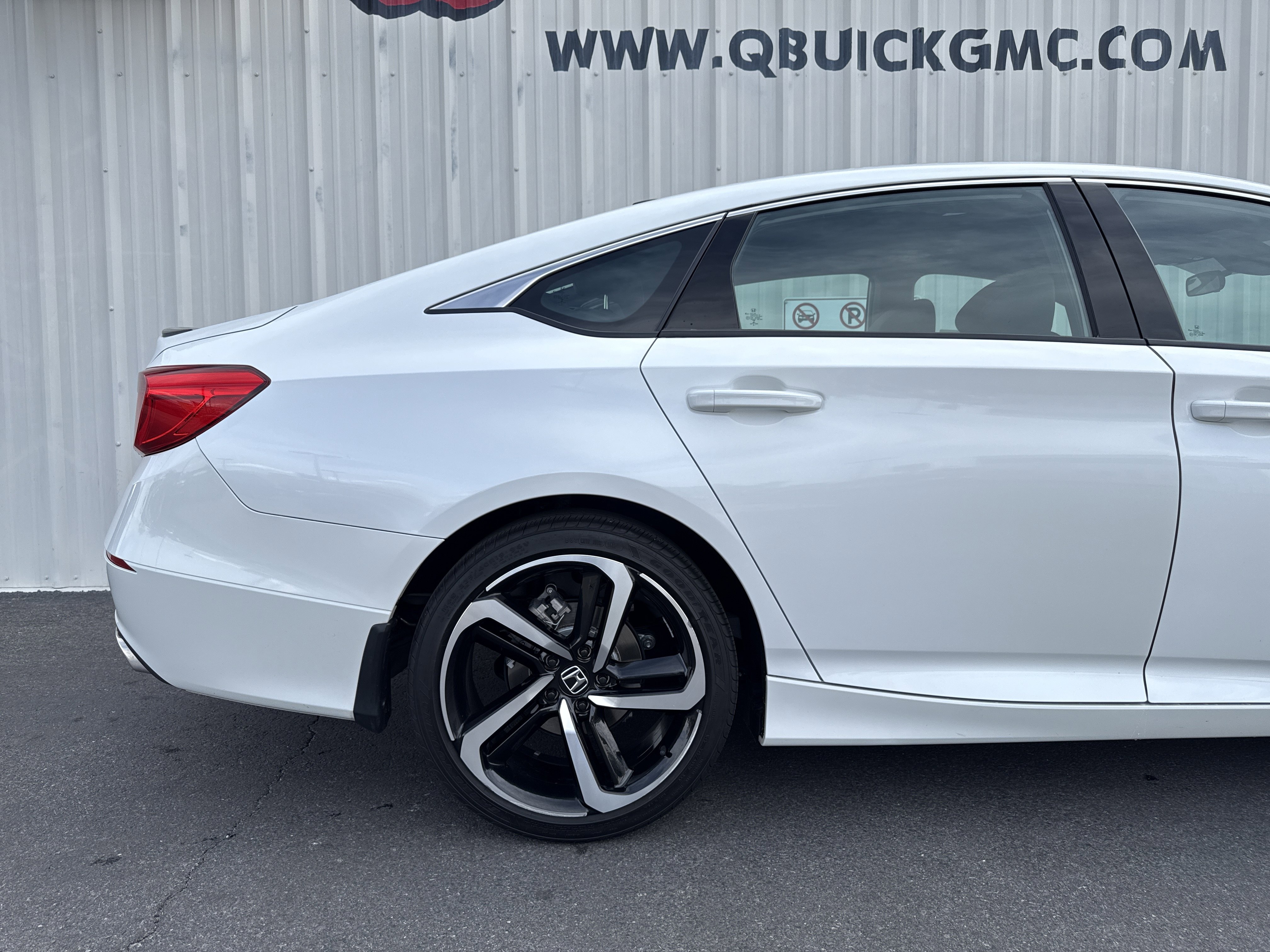 Used 2022 Honda Accord Sport image 30