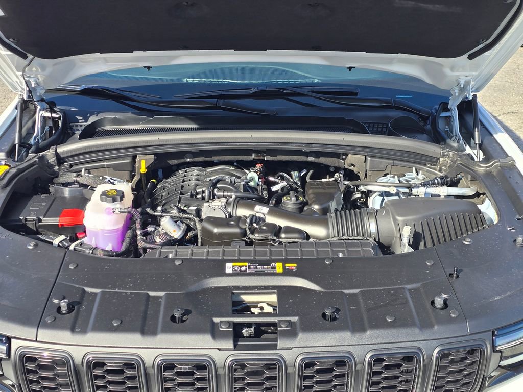 New 2025 Jeep Grand Cherokee Limited image 24