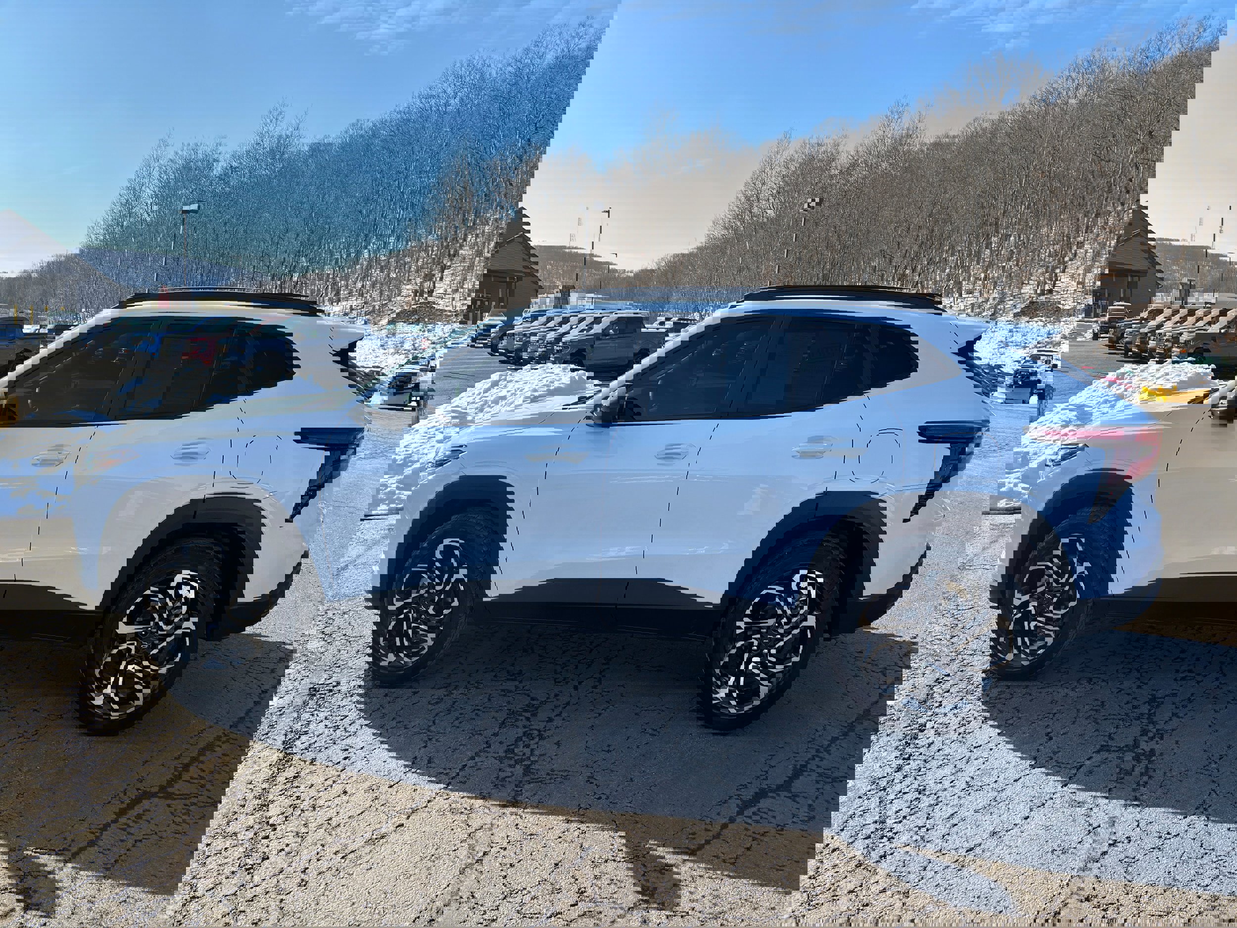 Used 2024 Chevrolet Trax RS w/ Sunroof Package image 3