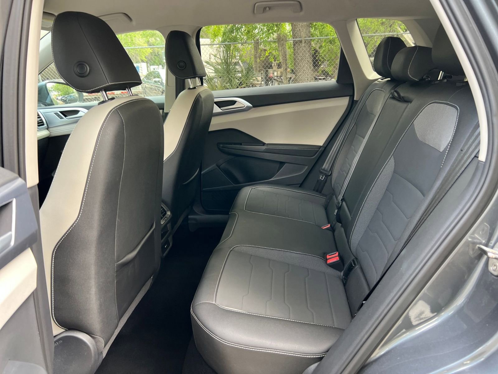 Used 2025 Volkswagen Taos SE image 40