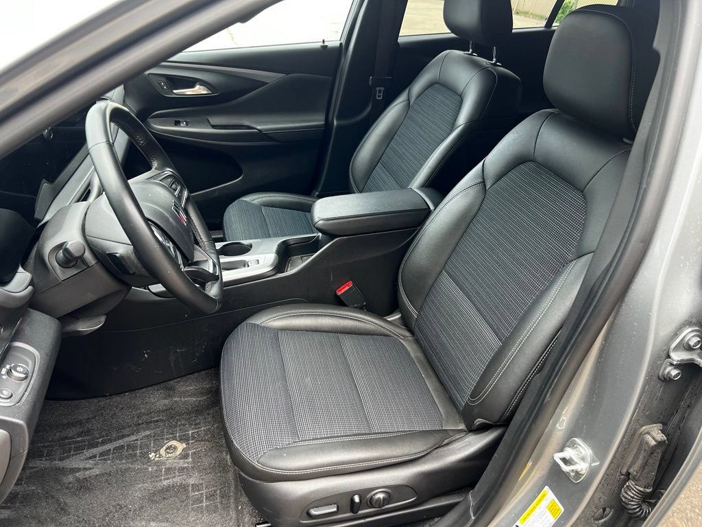 Used 2025 Buick Envista Preferred w/ Convenience I Package FWD image 27