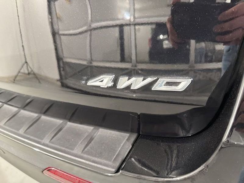 Used 2022 Ford Explorer XLT w/ Equipment Group 202A image 12