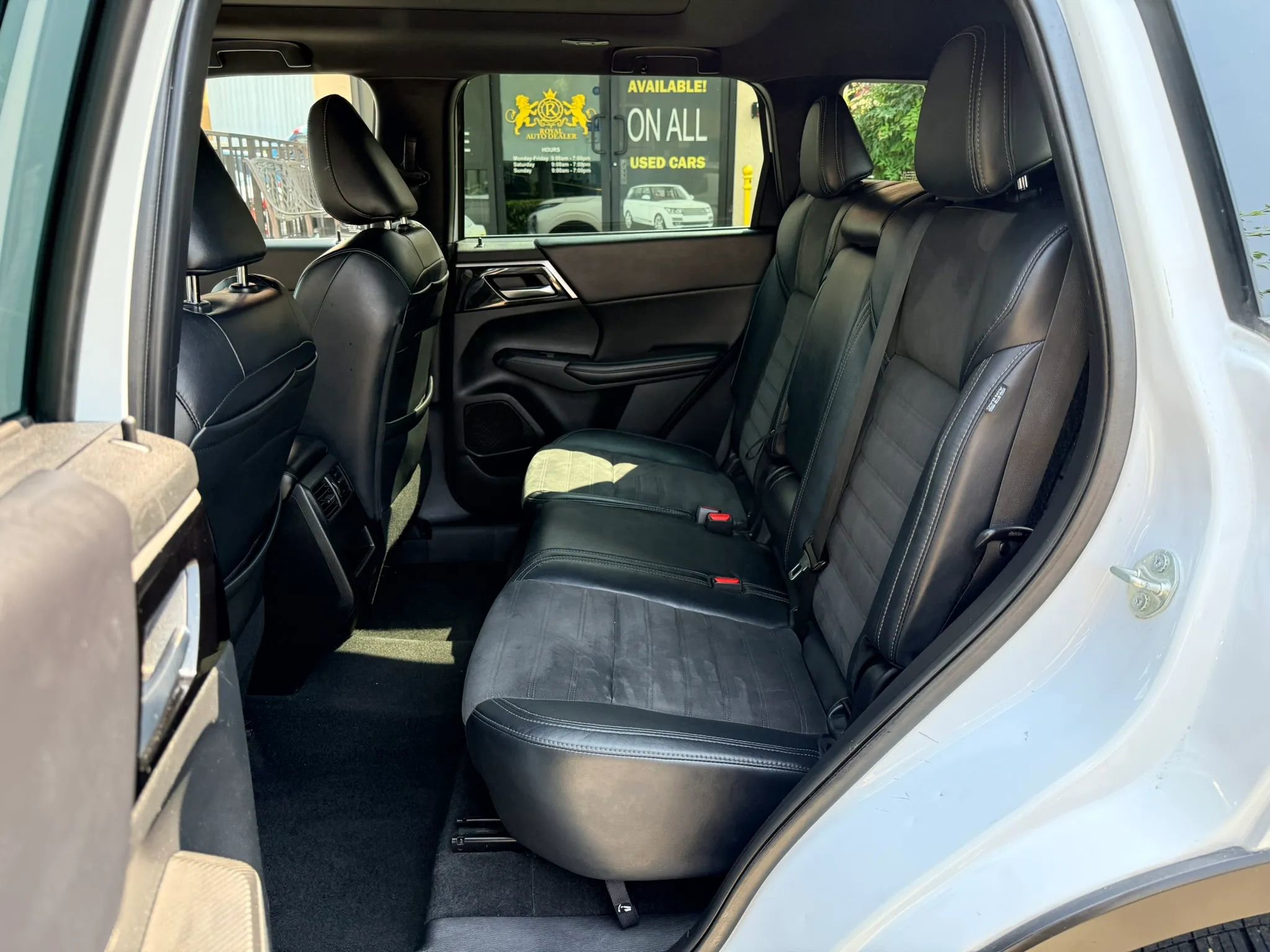 Used 2022 Mitsubishi Outlander SE image 11