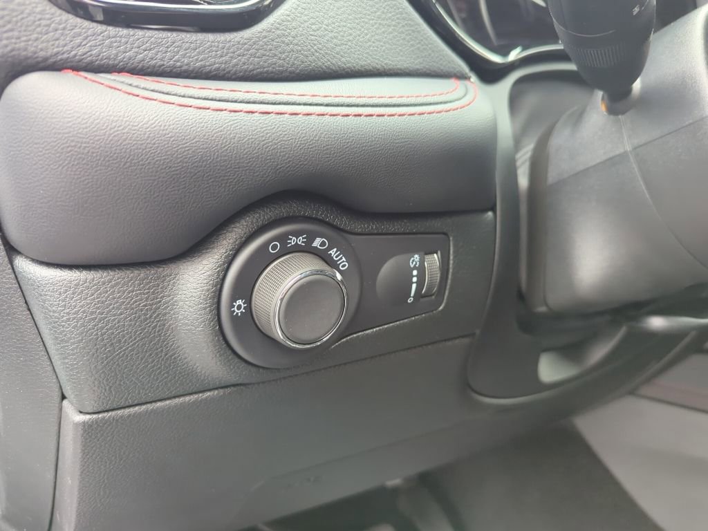 Used 2024 Dodge Durango GT image 22