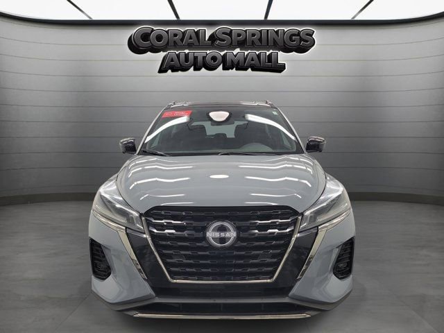 Certified 2022 Nissan Kicks SR FWD image 2