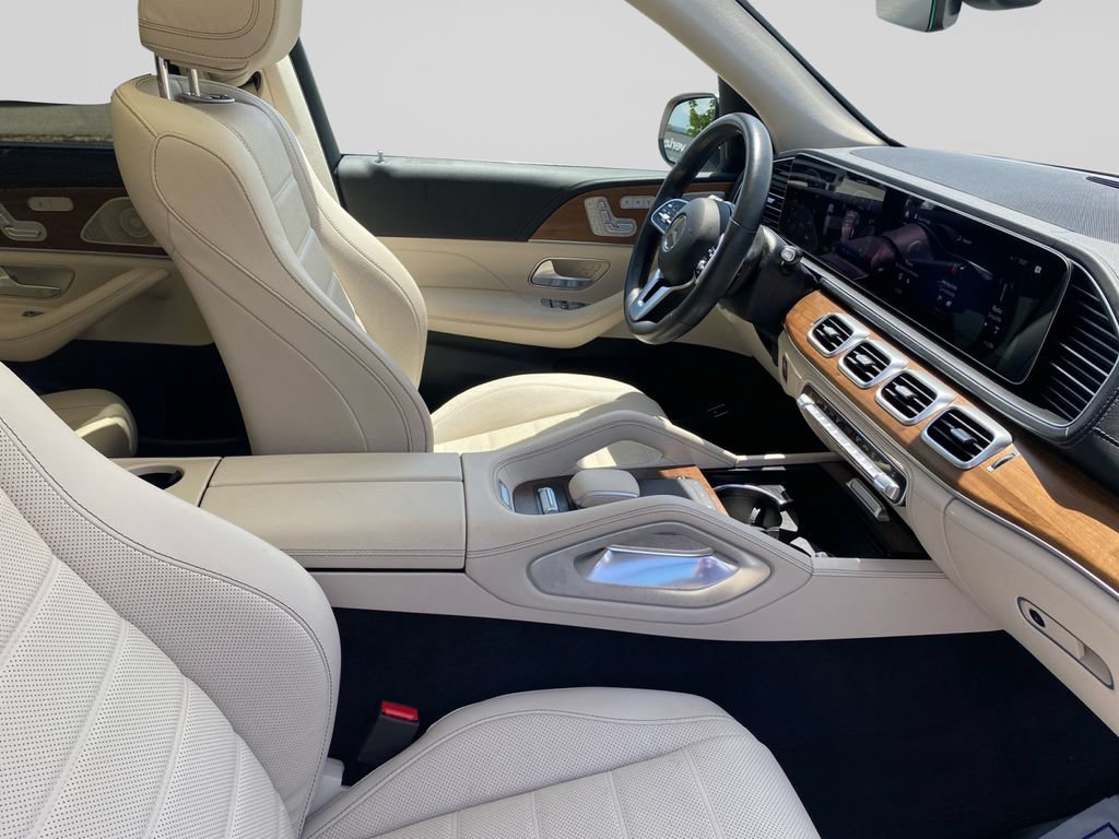 Used 2022 Mercedes-Benz GLS 450 4MATIC image 10
