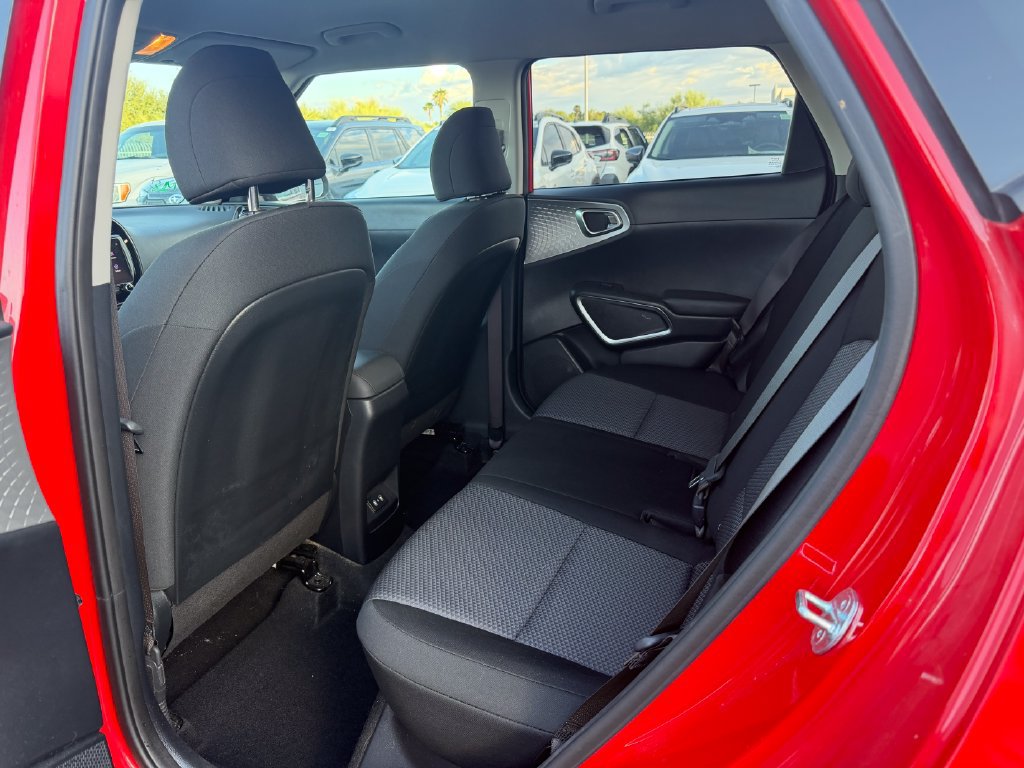 Used 2023 Kia Soul S FWD image 6