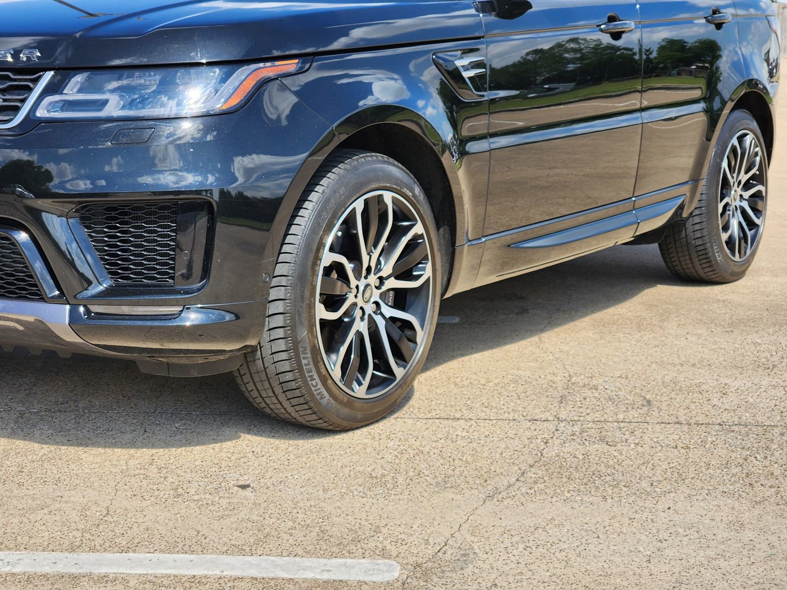 Used 2020 Land Rover Range Rover Sport HSE AWD/4WD image 12