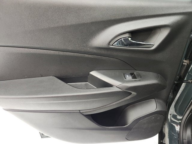 Used 2025 Chevrolet Trax LT w/ Driver Confidence Package FWD image 9