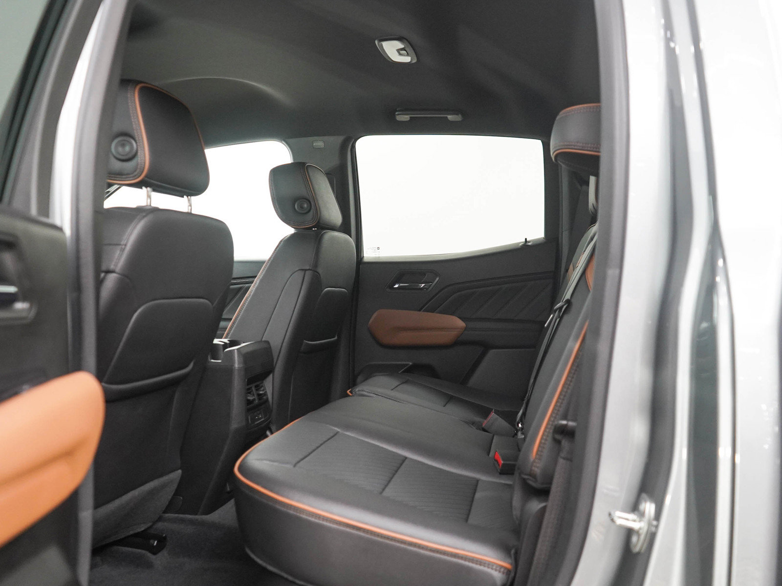Used 2023 GMC Canyon AT4 w/ AT4 Premium Package AWD/4WD image 16