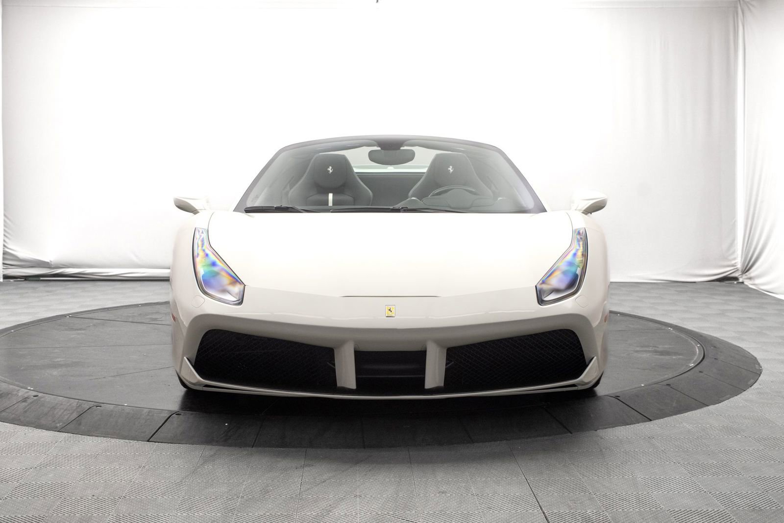 Used 2017 Ferrari 488 Spider image 8