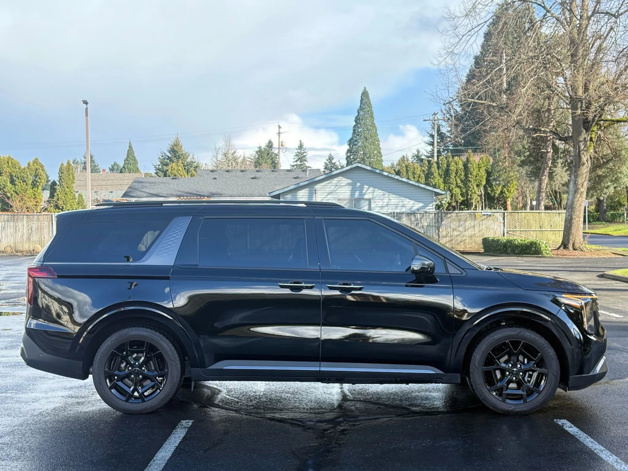 Used 2025 Kia Carnival SX Prestige image 7