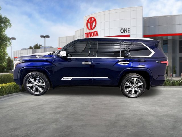 Used 2023 Toyota Sequoia Capstone AWD/4WD image 5